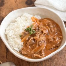 ヨーグルトで簡単!【ビーフストロガノフ】