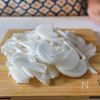【塩だけでこんなにウマい！】ほったらかし玉ねぎチキンの下準備