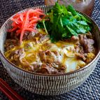 『他人丼』牛肉をとろ～り半熟卵でとじて白飯にON