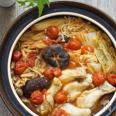 塩こうじ使用！鶏手羽元のトマト鍋