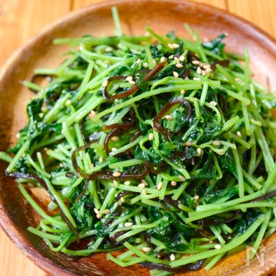 レンジで5分!【やみつき塩昆布豆苗】胡麻油香る♩