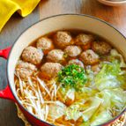 やみつきスープ♪豚団子ときゃべつともやしのさっぱりコク旨鍋
