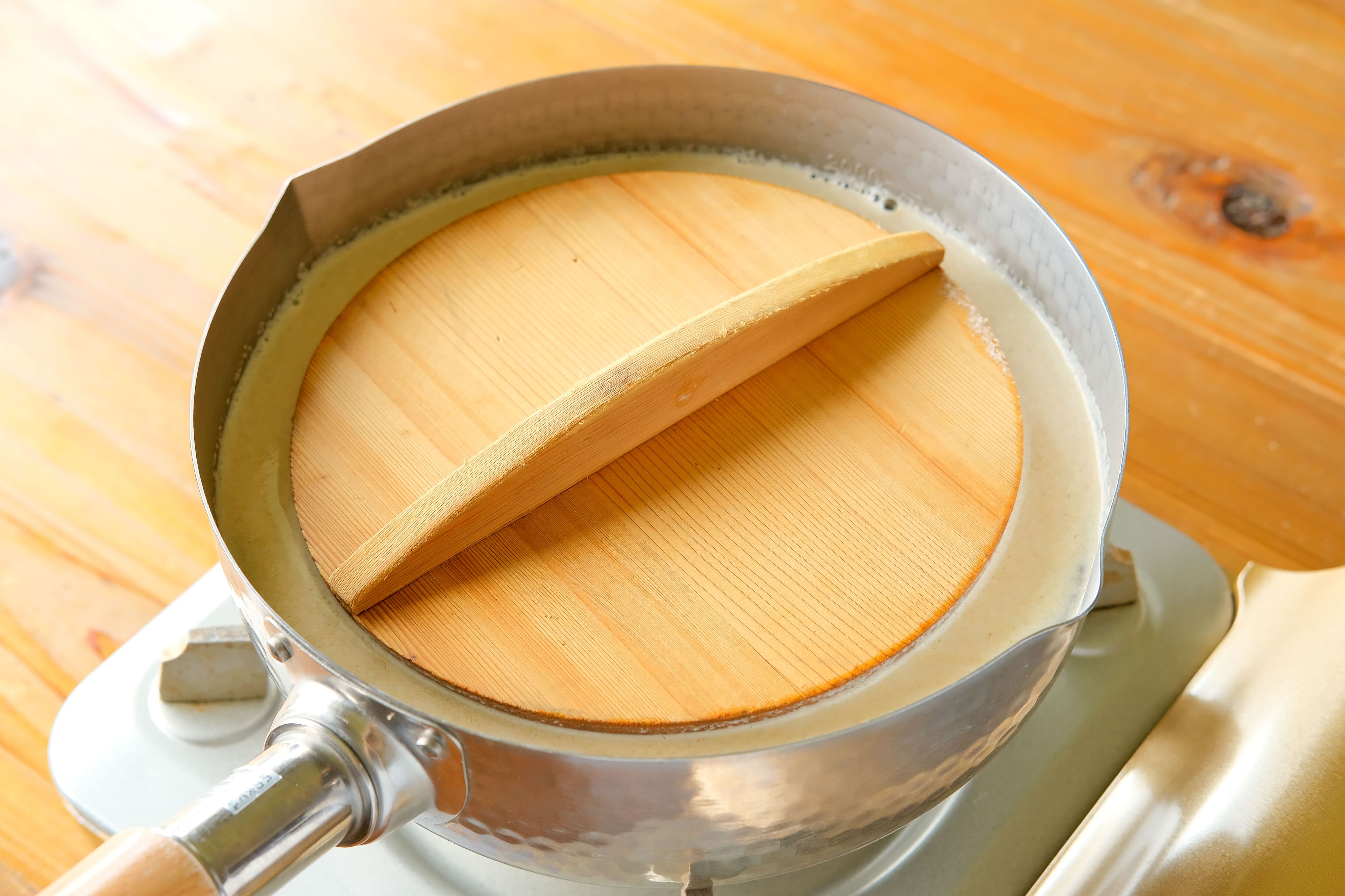 落としぶたをし煮立たせる