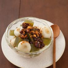 【コウケンテツ”適糖生活”レシピ】あずきと白玉の緑茶寒天