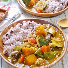 夏に食べたい!絶品カレー☆『ひき肉のゴロっと夏野菜カレー』
