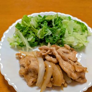 ゆきまる🐬🫧の作ってみた!投稿(ご飯泥棒すぎる！豚こまで簡単に作れる「豚こまトンテキ」)