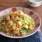 ごはんがすすむ◎シーフードミックスとキャベツのＸＯジャン炒め