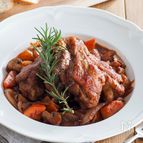 【鶏肉の赤ワイン煮】素材の旨味がギュッ！