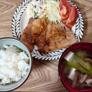 1063890の作ってみた!投稿(絶品激うま！【豚のしょうが焼き】W生姜がたまらない美味しさ！)