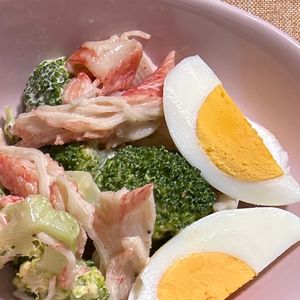 ゆるグル子の作ってみた!投稿(カニカマ、ブロッコリーのだしマヨ和え)