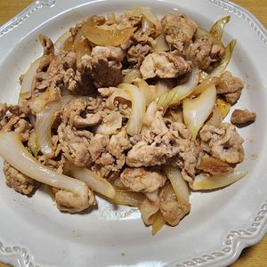 ナムディの作ってみた!投稿(【豚カルビ焼肉炒め】夫の胃袋を掴んだ！最強焼肉炒め！簡単◎)