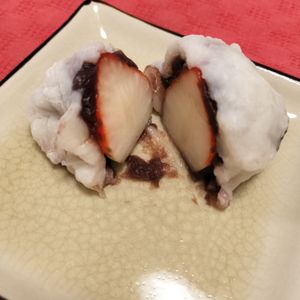 美沙智【みさと】の作ってみた!投稿(【切り餅いちご大福】余った切り餅で♡レンチンスイーツ)