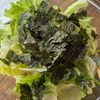 ちぎって和えるだけ!レタスと海苔のやみつき中華サラダの工程1