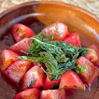パリッと新食感！トマトと素揚げバジルのハニーレモンサラダ