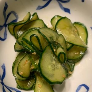 ぐ〜たら子の作ってみた!投稿(【5分で完成！】やみつき♡きゅうりのしょうゆ漬け)