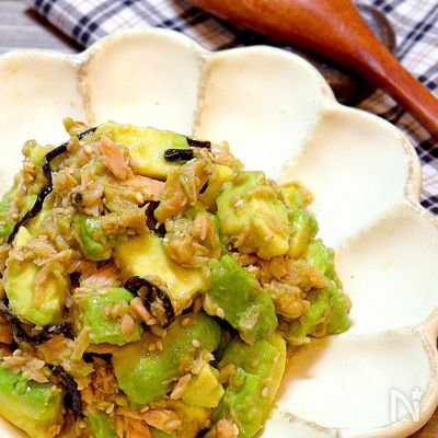 【和えるだけの簡単レシピ!!】アボカドの塩昆布ナムル