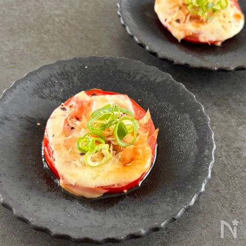 火を使わない♪トースターで簡単！【トマトのおかかチーズ焼き】