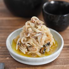 切って和えるだけ！新玉ねぎのスプラットオイル和え