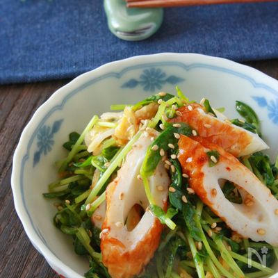 3分で完成!竹輪と豆苗のピリ辛キムチラー油和え
