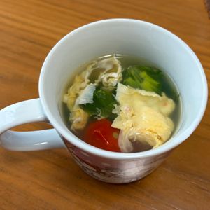 タカの作ってみた!投稿(【５分でスープ】トマトとレタスとふわふわ卵の中華スープ)