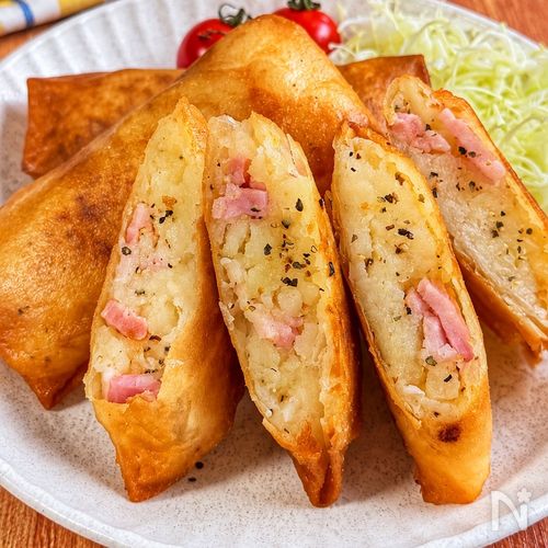 レンジで簡単♬【ベーコンポテトペッパー春巻き】パリッホクッ♡