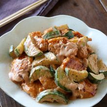 鶏むね肉とズッキーニのケチャマヨ炒め