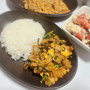 し☆の作ってみた!投稿(【ご飯のおかわり必須】豚肉と卵のスタミナ炒め)