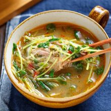 豆苗の担々風春雨スープ【#包丁不要 #レンジ #マグカップ】