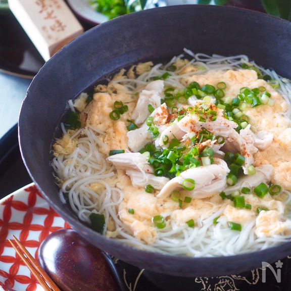 【夜食にも胃にも優しい】ふわふわ卵とささみの親子にゅうめん
