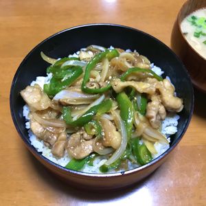 Nao★彡の作ってみた!投稿(10分で完成！【ピーマン豚スタミナ丼】)