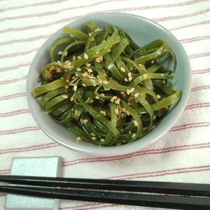M＊Pの作ってみた!投稿(フォロワさんに大人気！想像以上の味【切り昆布ナムル炒め】)