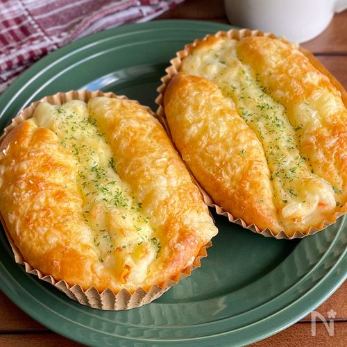ホットケーキミックスで簡単!パン屋より贅沢な「ポテサラパン」