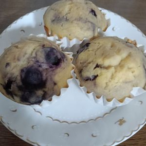 ぽぽペの作ってみた!投稿(暑い日のおやつに🌻冷やしておいしいブルーベリーマフィン🫐)