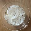 新玉ねぎときゅうりのピリ辛漬け【食べすぎちゃうおいしさ♪】の工程1