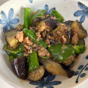 ぽんこの作ってみた!投稿(なすとピーマンの甘味噌そぼろ炒め【#作り置き#お弁当】)