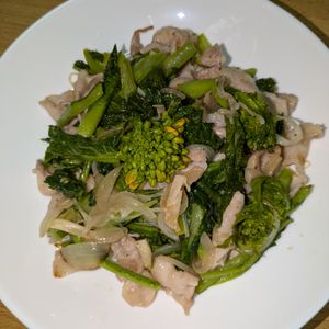 joe sanの作ってみた!投稿(ささっと作れる！菜の花と豚バラのうま塩炒め)