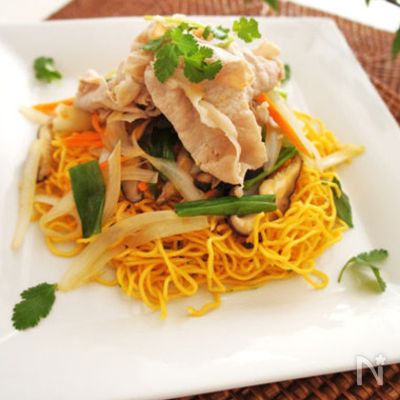 ライム香るしゃぶしゃぶ肉とたっぷり野菜麺