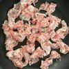 【豚肉とナッツの甘酢キンピラごぼう】超激ウマ！ご飯が進む♪の工程1