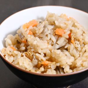 こざかなの作ってみた!投稿(『舞茸とにんじんの炊き込みご飯』きのこの旨みたっぷり♪簡単☆)
