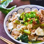 小松菜でさっぱり肉豆腐♪簡単煮こみ5分