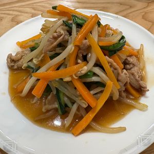 kimiの作ってみた!投稿(裏ワザで劇的シャキシャキ！豚肉ともやしの中華炒め)
