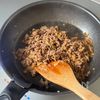 じゃがいもの甘辛そぼろチーズ焼きの工程2