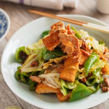 調味料ひとつ!厚揚げ入り回鍋肉【鶏そぼろ味噌使用】