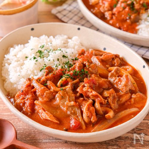 【豚肉のこく旨ハヤシライス】簡単手作り♪炒めて煮るだけ◎