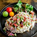 柔らか鶏むね肉のステーキ　スイカのサルサソース添え