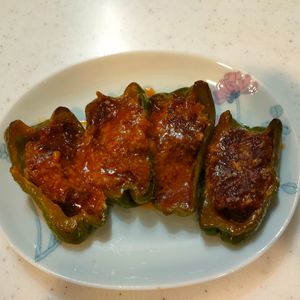 小野加代の作ってみた!投稿(［チーズインピーマンの肉詰め］卵もパン粉も使わない！ラクうま)