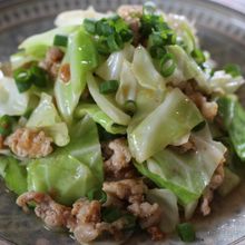 豚肉とキャベツの梅風味、さっぱり炒め