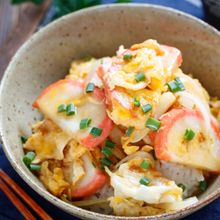 ふわふわ卵とかまぼこのバター醤油丼【#おせちの残りアレンジ】