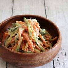 レンジで簡単調理◎こくうま♪胡瓜と人参のごまみそマヨ和え