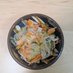 ゆいの作ってみた!投稿(春雨の戻し不要♡レンジで簡単！『激うま♡春雨サラダ』)